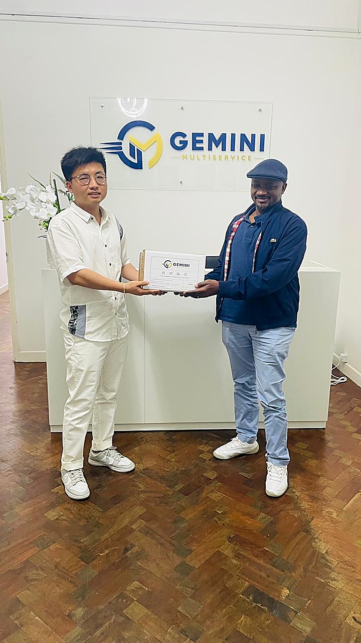 Entrega oficial do Electrolyte Analyzer à Master Medical Clinic nas instalações da Gemini Multiservice em Maputo